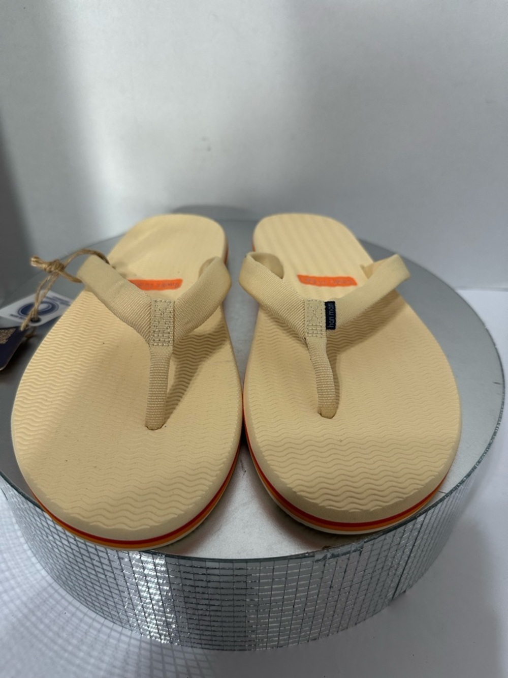 Hari Mari Neutral Beige Flip Flop Sandals with Orange Accent size 9 new w tags